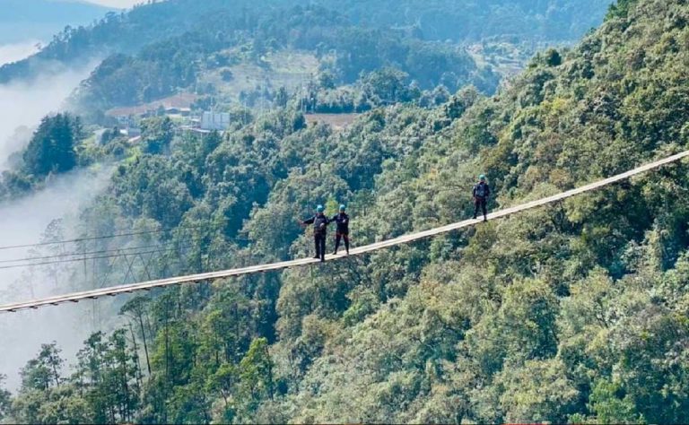 El Famoso Puente Colgante De Tlatlauquitepec - La Poblanita De La Sierra FM